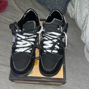 Off white Lot 50 of 50